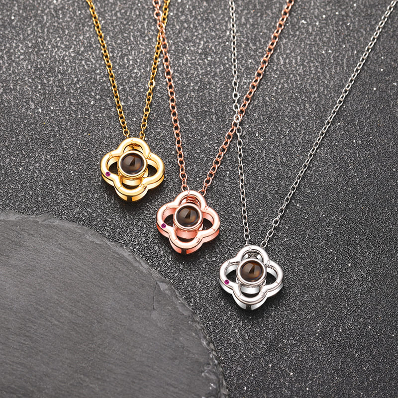 Aurora Clover Projection Necklace - Hidden Forever