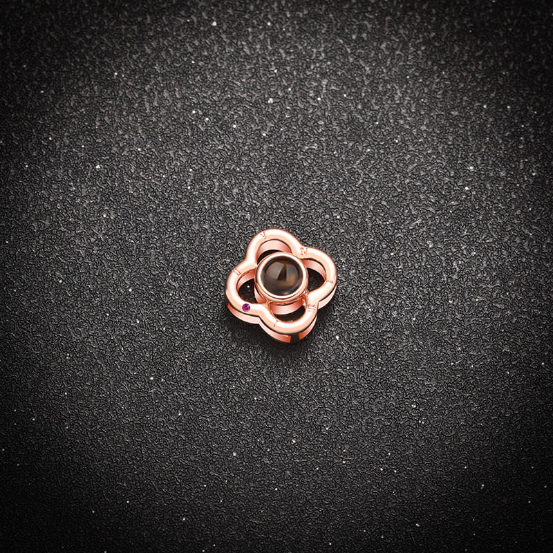 Aurora Clover Projection Necklace - Hidden Forever