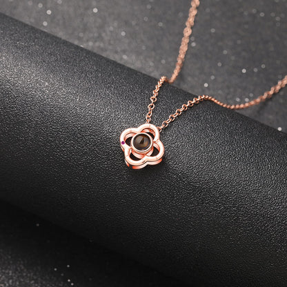 Aurora Clover Projection Necklace - Hidden Forever