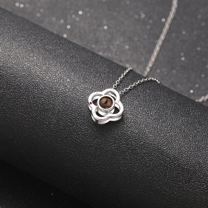 Aurora Clover Projection Necklace - Hidden Forever
