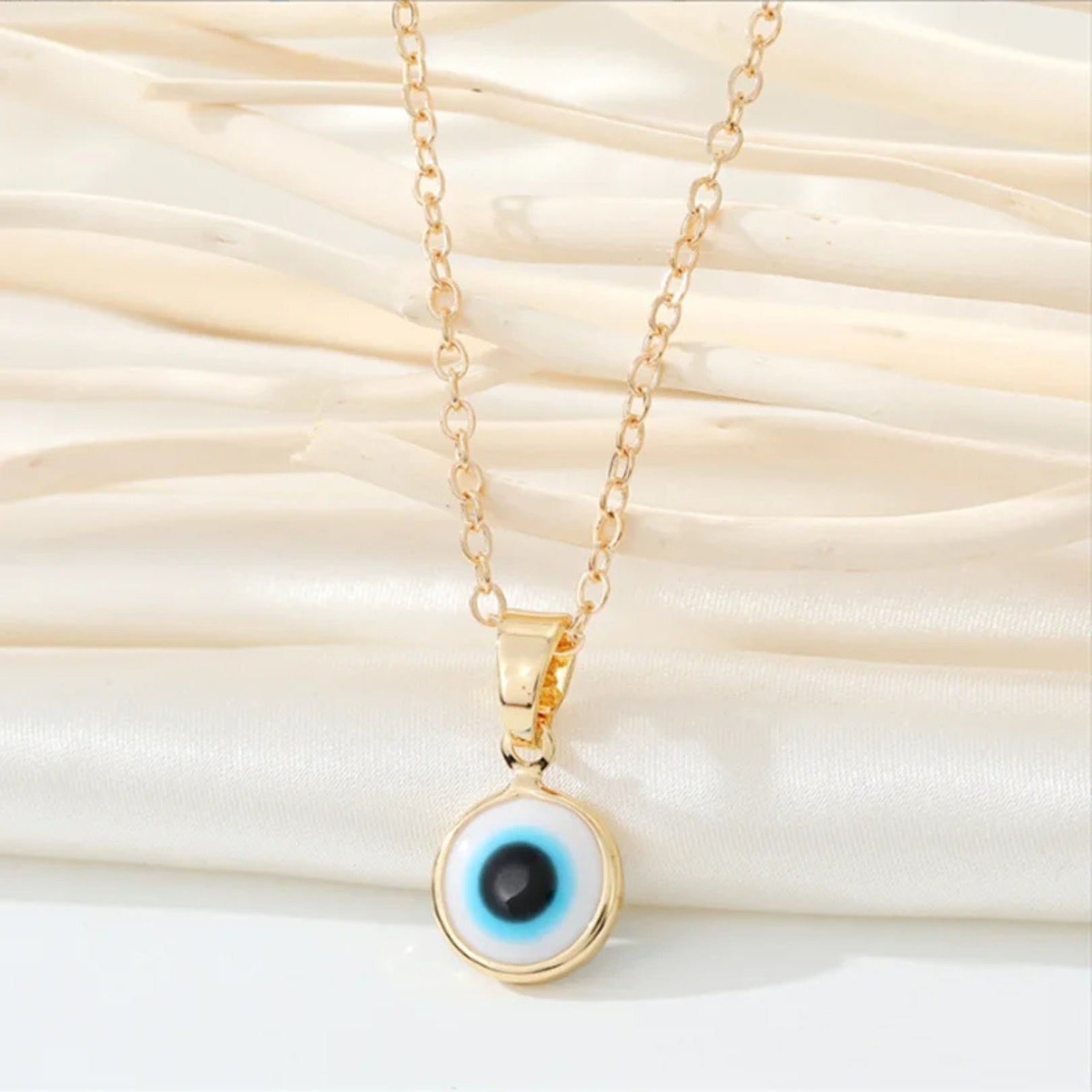 Charmed Gaze Evil Eye Pendant Necklace - Hidden Forever