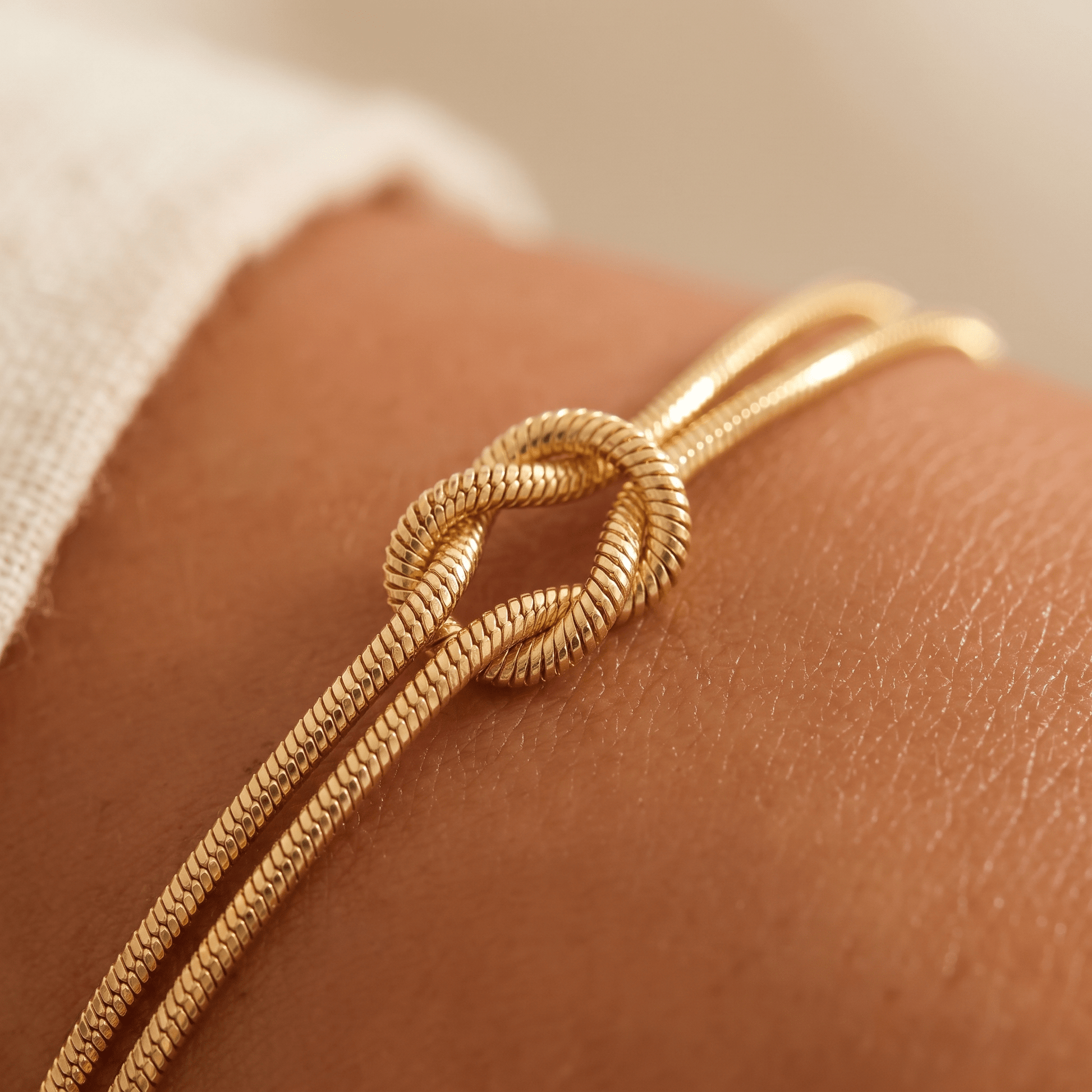Mother & Daughter Eternal Bond Knot Bracelets - Hidden Forever