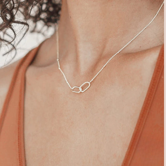 Mother & Daughter Linked Pendant Necklace - Hidden Forever