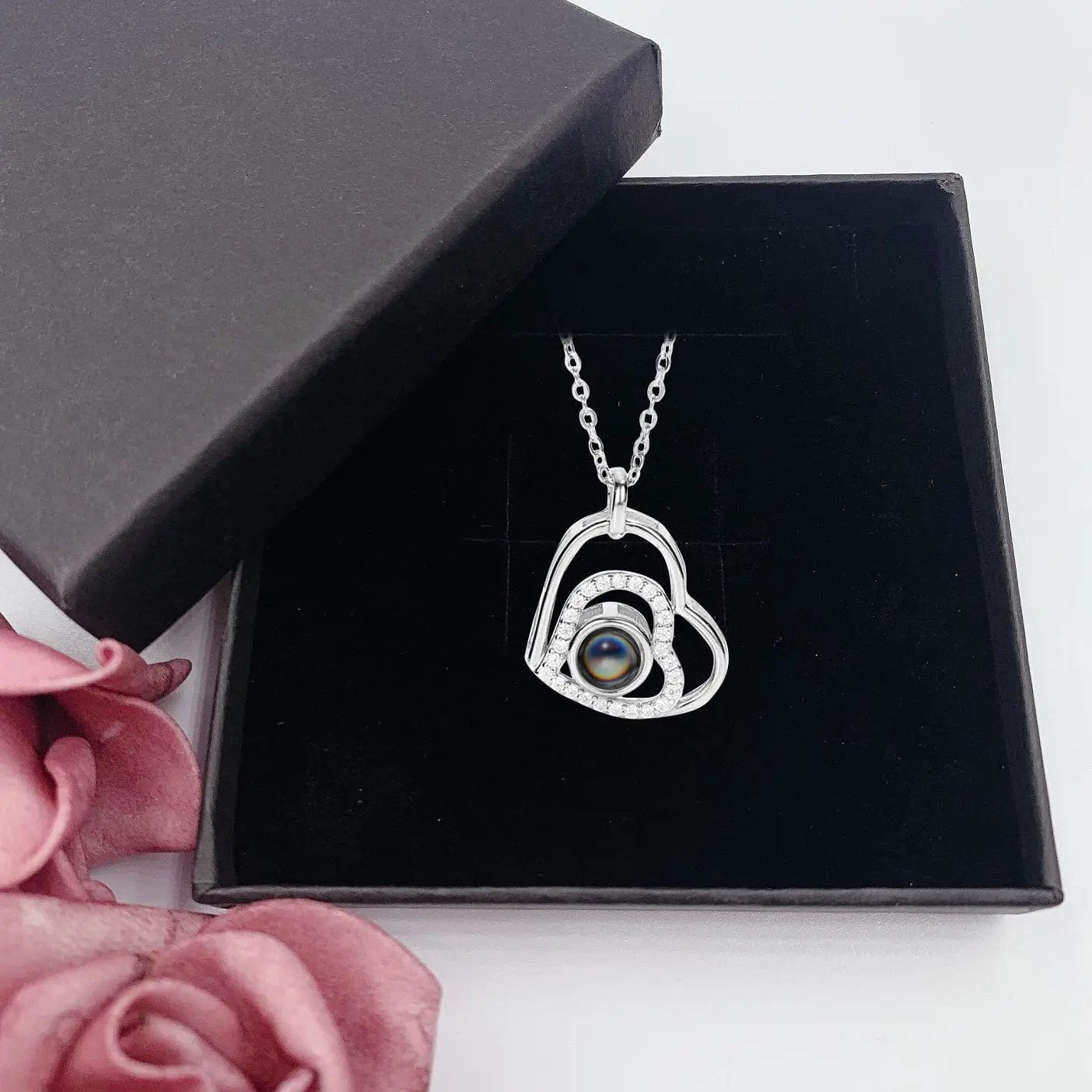 Amazon.com: WLLPNG Personalised Photo Projection Necklace Custom Circle  Pendant with Picture Inside 925 Silver Necklace for Women 100 Langugaes I  Love You Necklace Memory Jewelry Gift : Clothing, Shoes & Jewelry
